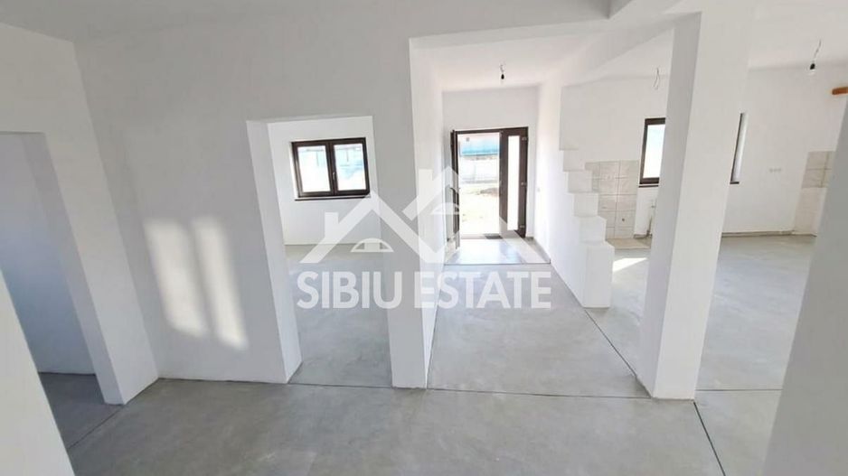 Casa noua 5 camere, curte mare - Poză 5