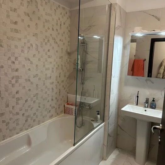 GARSONIERA DRUMUL TABEREI, BLOC NOU, CENTRALA PROPRIE, METROU 10 MIN. - Poză 4