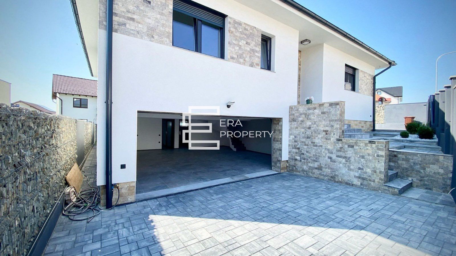 Casă individuală , garaj, teren 450 mp- Selimbar - Poză 1