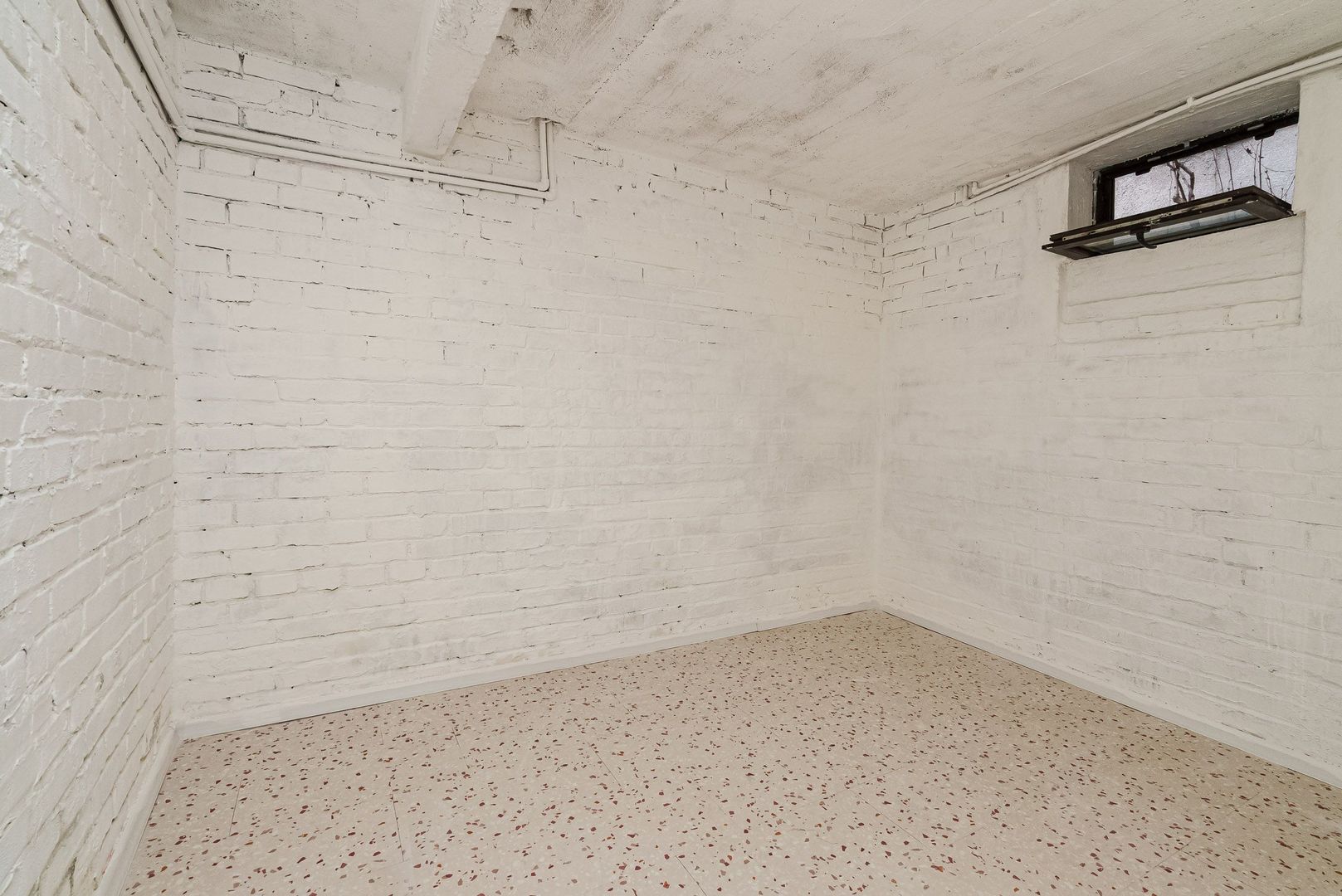 Piata Muncii, casa 87 mp totali, 179 mp curte libera, ideala birouri - Poză 31