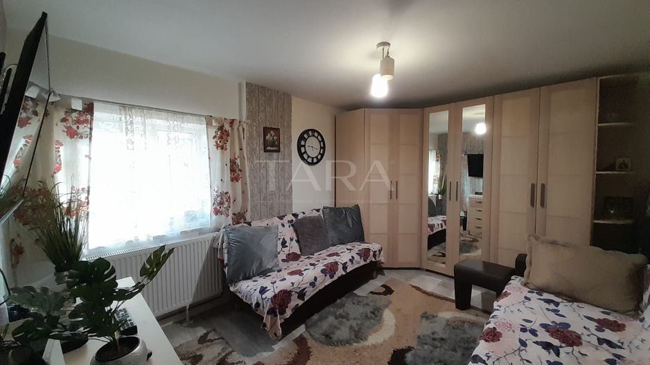 Vanzare apartament la curte comuna in zona centrala - Poză 3