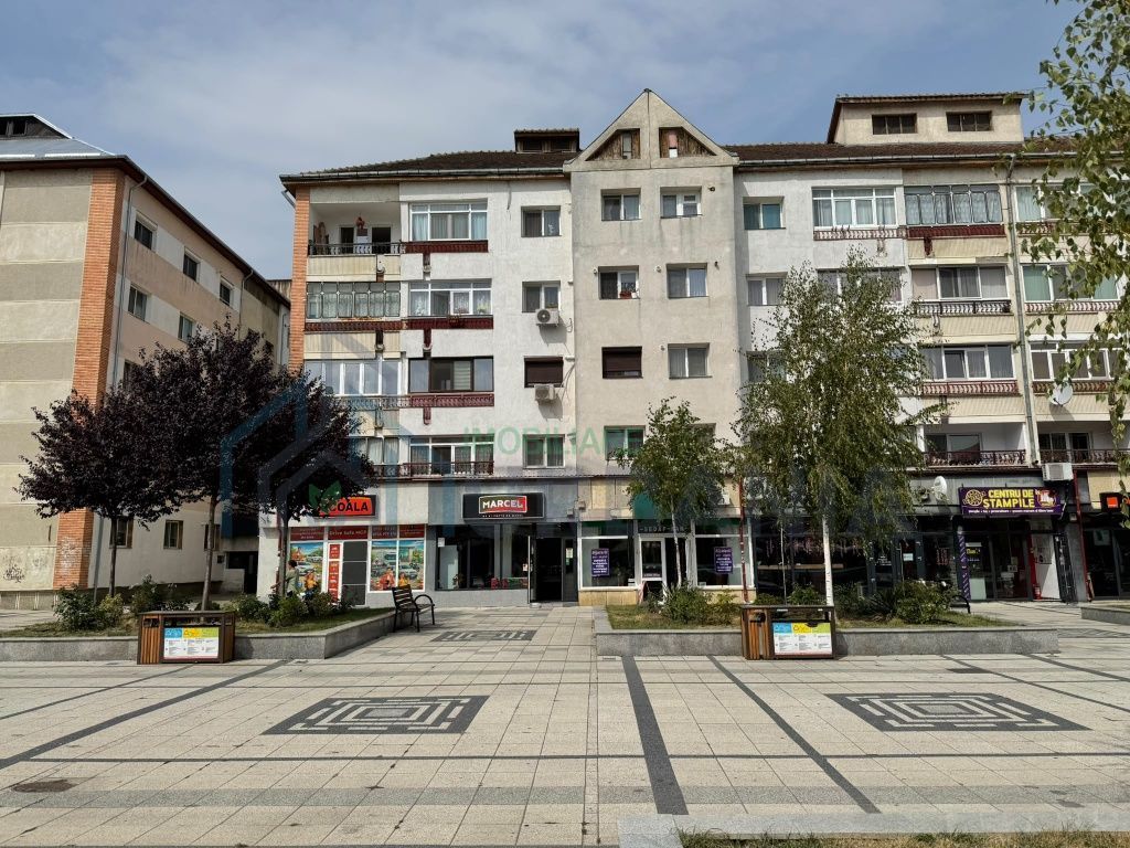 Spațiu comercial ultracentral de închiriat, Pașcani - Poză 3