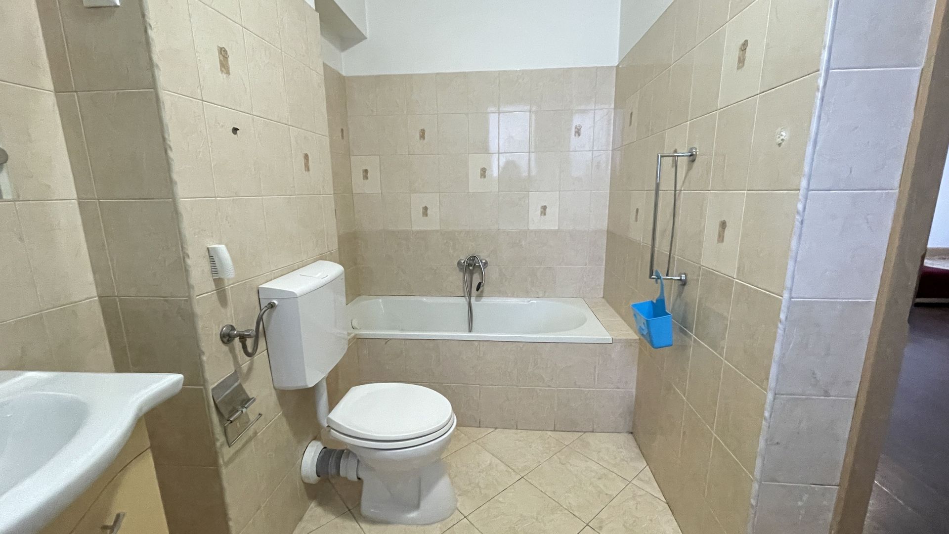 Apartament doua camere,etaj 1,doua locuri de parcare - Poză 15