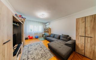 Apartament 2 camere, zona 300, decomandat, etaj 1 - Poză 2
