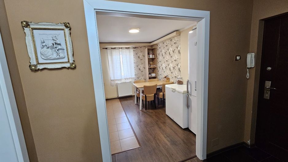 APARTAMENT 3 CAMERE LIPOVEI - Poză 3