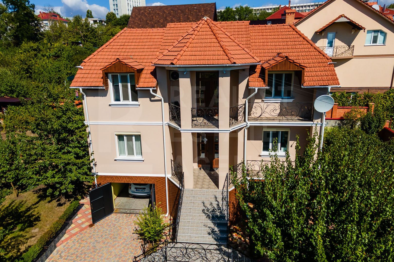Vânzare, casă, 5 camere, str. Gura Văii, sect. Riscani - Poză 1