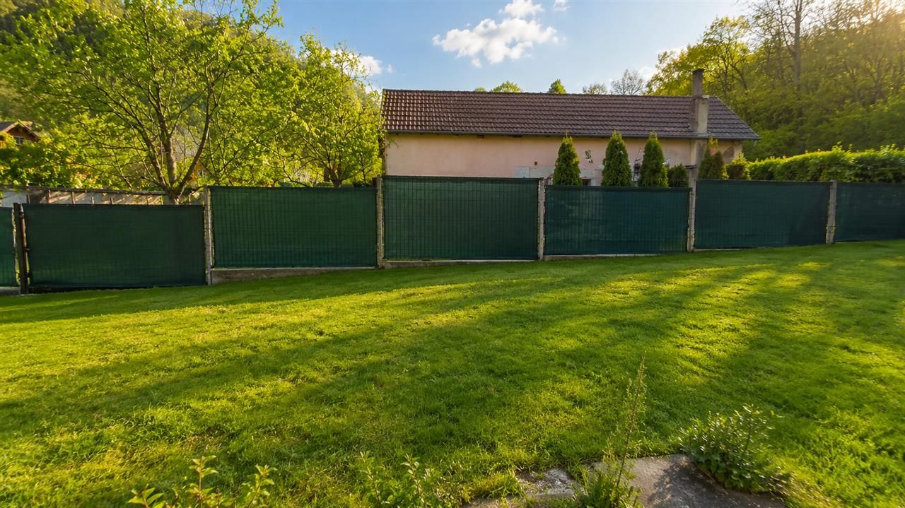 In cadru de poveste, pe 1.800 mp teren, Sacele, Brasov - Poză 5