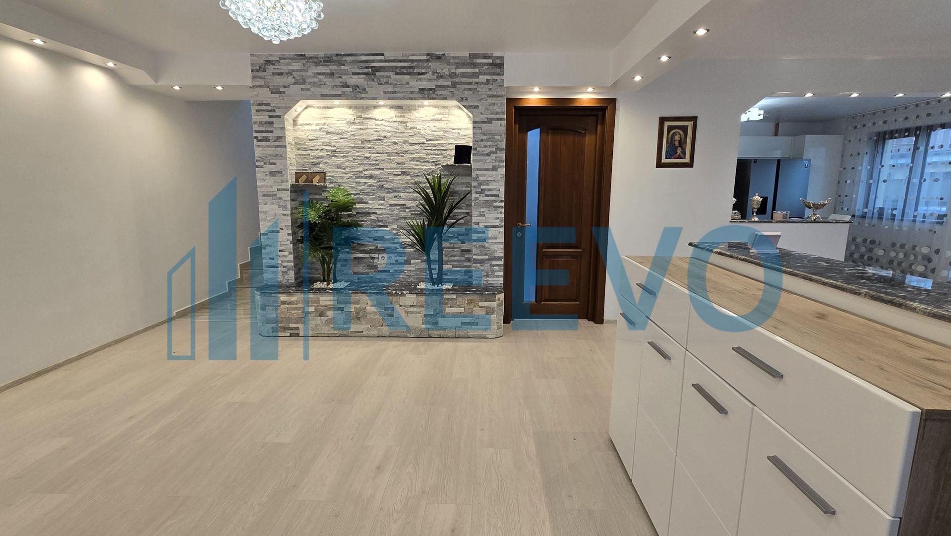 Casă de închiriat în Lilieci - Poză 5