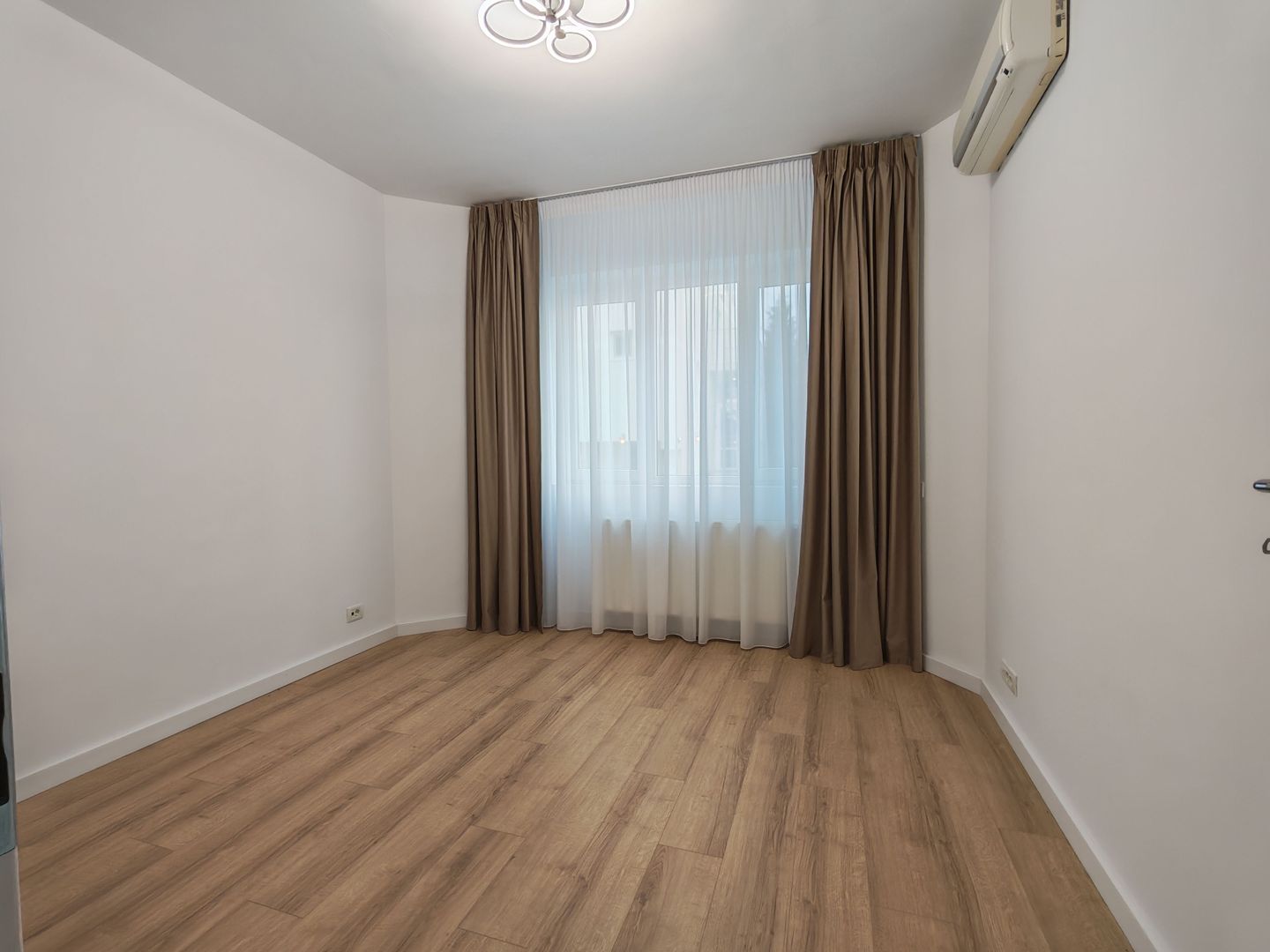 Vilă duplex Pipera, grădină, parcare - Poză 14