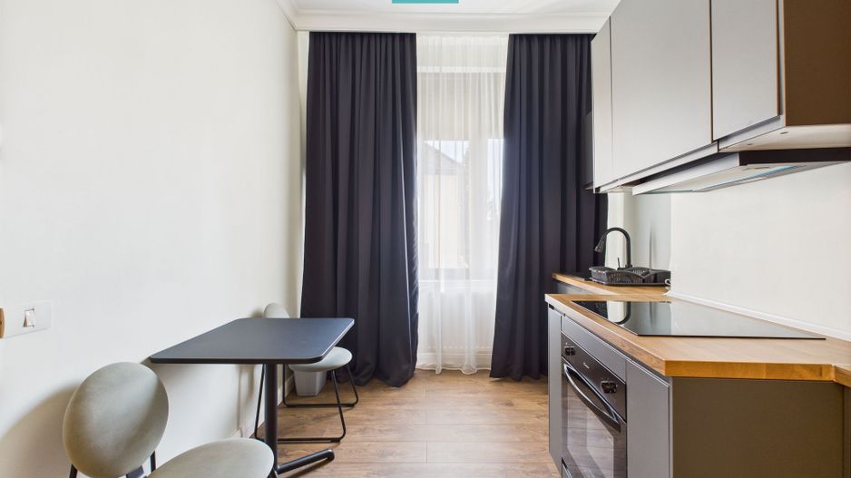 Apartament 3 camere, ultracentral. - Poză 2