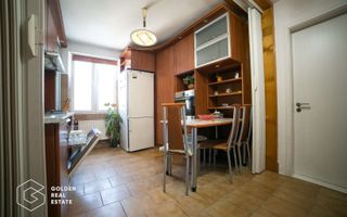 Apartament superb, ultracentral, 3 camere, centrala proprie si 2 locuri parcare - Poză 5