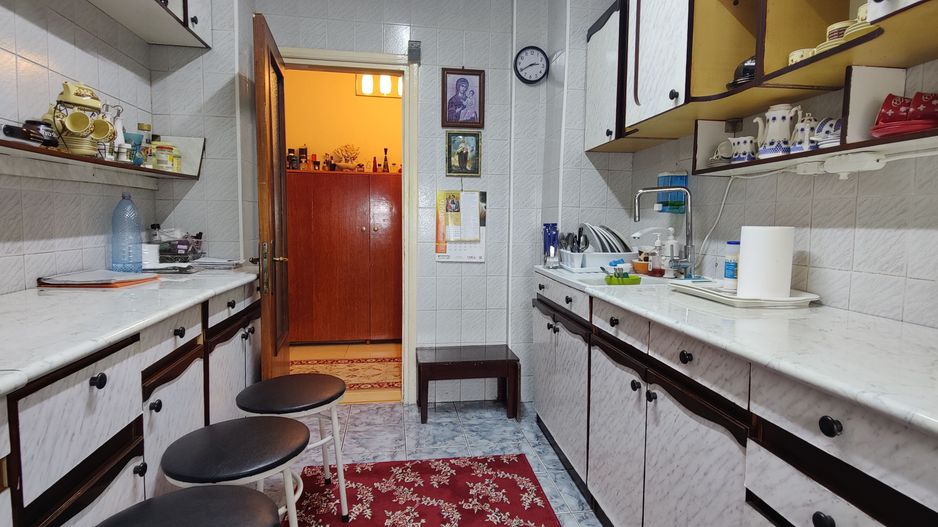 COMISION 0 | 4 camere Superb | Metrou Crangasi | Bloc 1986 - Poză 4