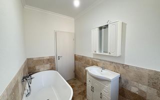 Locatie excelenta. Spatios 60 mp. Dressing. Asfalt. Loc de parcare. - Poză 5