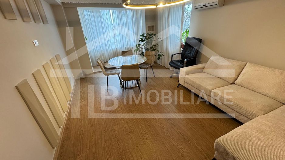 Apartament cu 3 camere, 85 mp, Zona Central - Poză 2