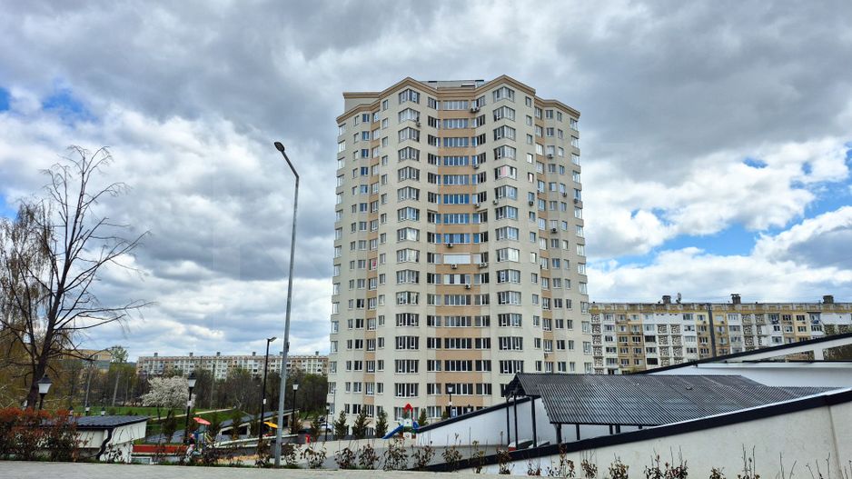 Vânzare, apartament, 2 camere , strada Ginta Latină, Ciocana - Poză 1