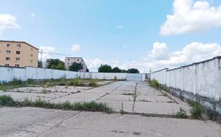 Proprietate cu 2 hale si casa la inchiriat,teren 1350mp - Poză 7