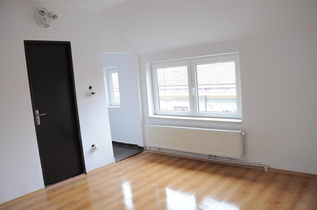 2 camere| DOROBANTI-RADU BELLER - Poză 9