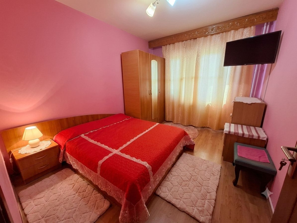 Apartament 3 Camere, Complet Mobilat – Cornișa Bistriței (Etaj 2) - Poză 3