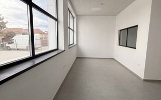 Spațiu comercial de închiriat | Sibiu, Exterior Est | 43 mp - Poză 2