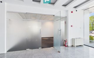 Birou compact în zonă excelentă - Poză 5
