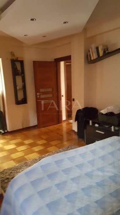 Apartament Spațios de 4 Camere în Andrei Mureșanu - Poză 8