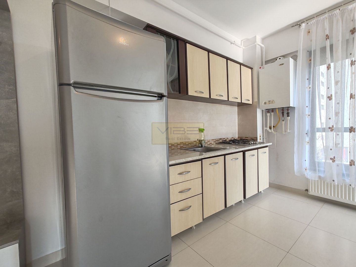 Copou - Sadoveanu - Apartament Decomandat + Parcare! - Poză 3