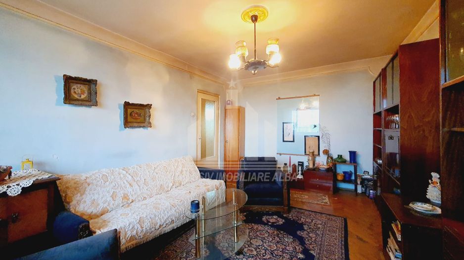 Apartament 3 camere decomandate | 64 mp | Cetate - zona Spital - Poză 1