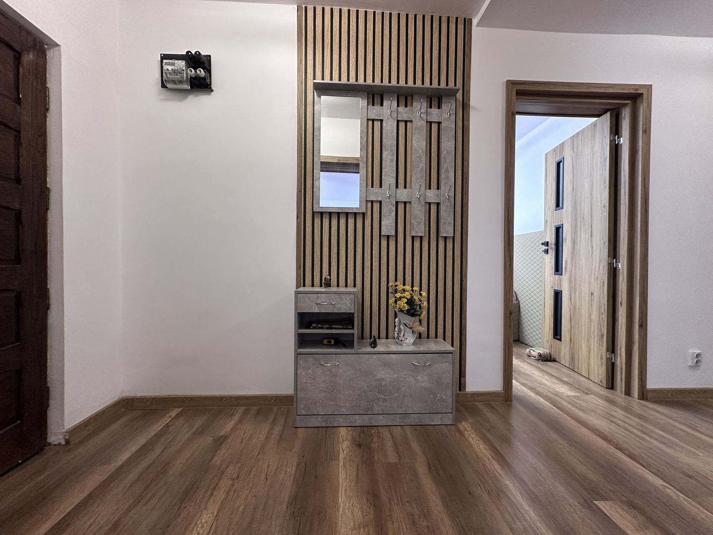 Gata de locuit! Vanzare casa cu 5 camere in Priboiu, com.Branesti - Poză 28