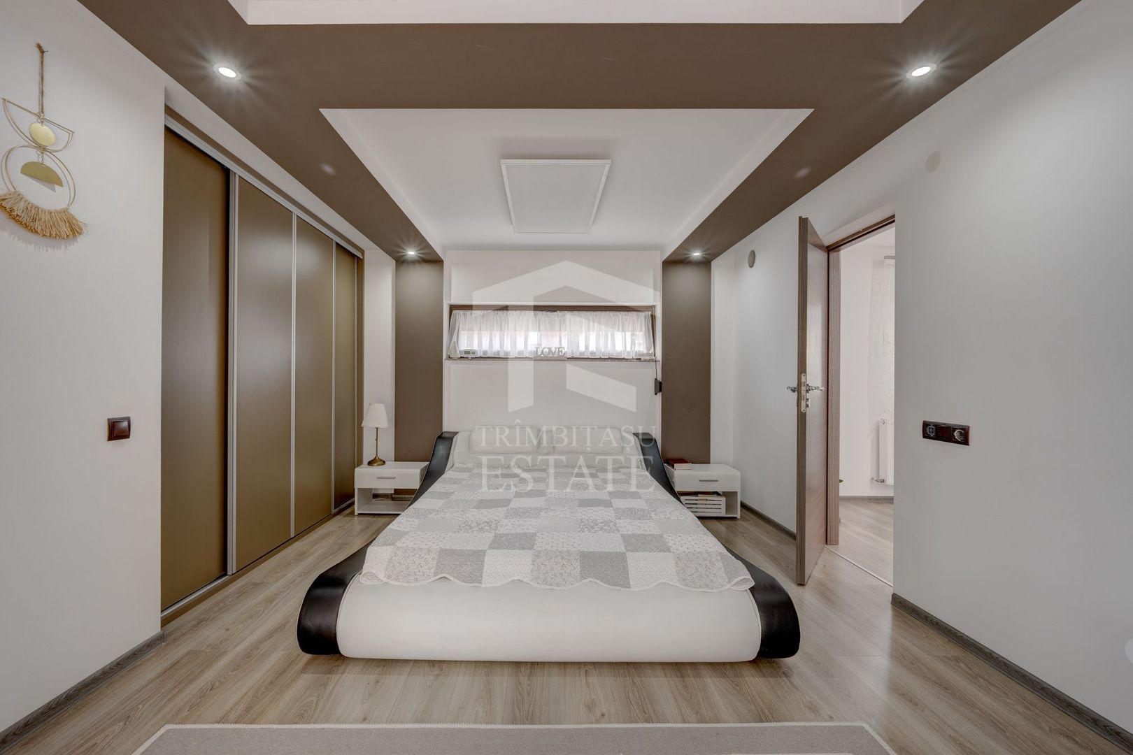 Vilă 342 mp cu piscină și 800 mp teren / 4 dormitoare / Pleașa - Poză 34