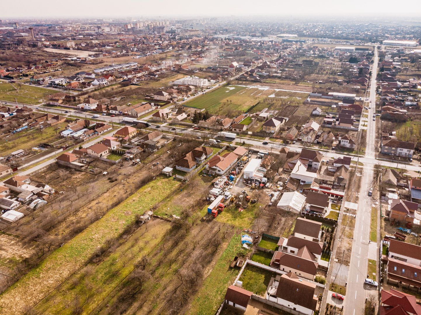 Casă la sol cu teren de 3.451mp în Gai - Poză 18