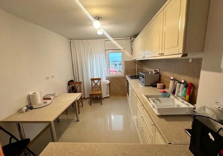De vanzare apartament 3 camere, zona Rahova-Sebastian - Poză 2