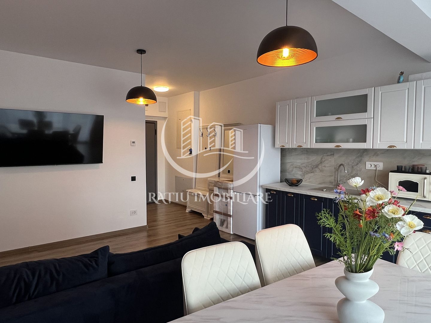 Apartament cu 3 camere | Terasa 70 mp | Luceafarul | Oradea - Poză 2