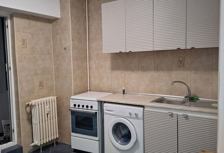 Închiriez garsonieră spațioasă Piața Muncii, bloc anvelopat, metrou - Poză 4