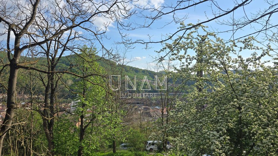 🏡 Casă accesibilă cu priveliște frumoasă în Reșița! - Poză 2