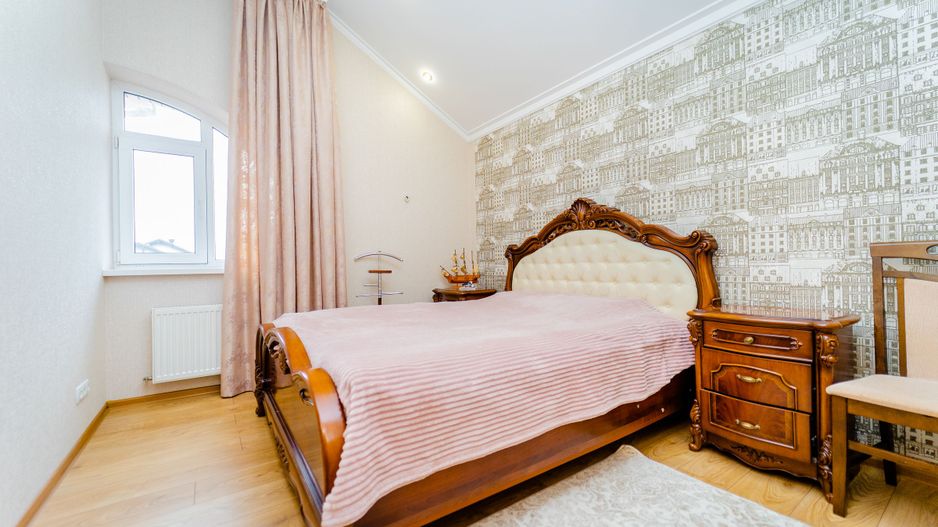 Casă în Chișinău, de vânzare, cu suprafața de 270 m2 pe teren de 6 ari or. Codru. - Poză 9
