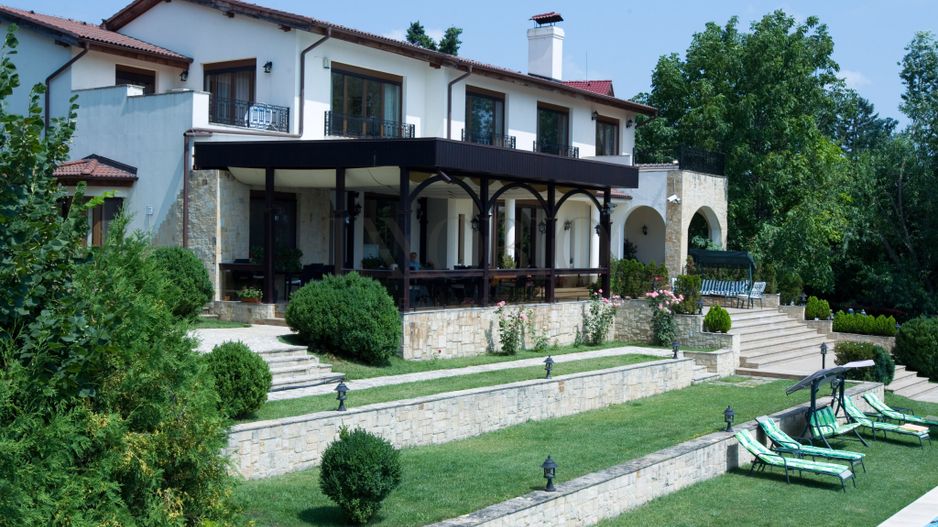 Vilă pe malul Lacului Snagov | 3.000 mp teren | 90 m deschidere lac - Poză 3