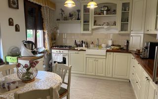 Casa individuala 5 camere 2 bai si 450 mp curte pe Calea Poplacii - Poză 5