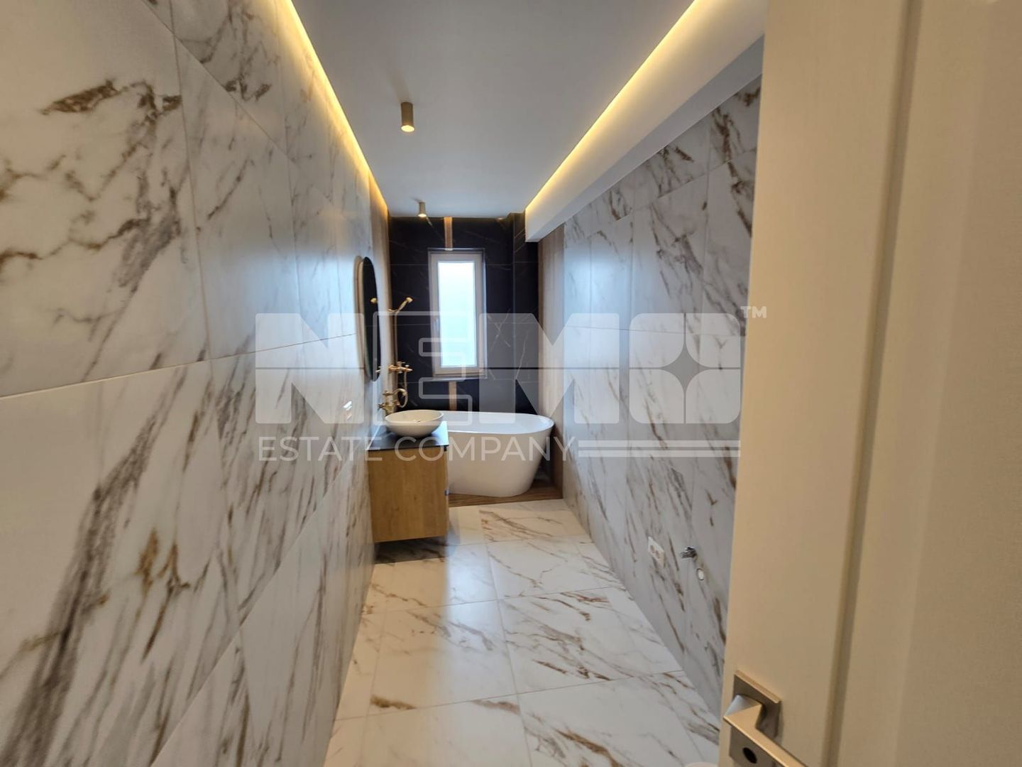 Apartament spațios și luminos cu 3 Camere I Rădăuți - Poză 12