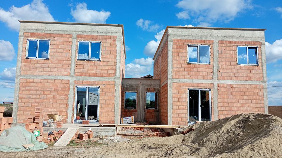 Sanandrei Duplex cu Perete Dublu, Proiect Modern - Poză 5