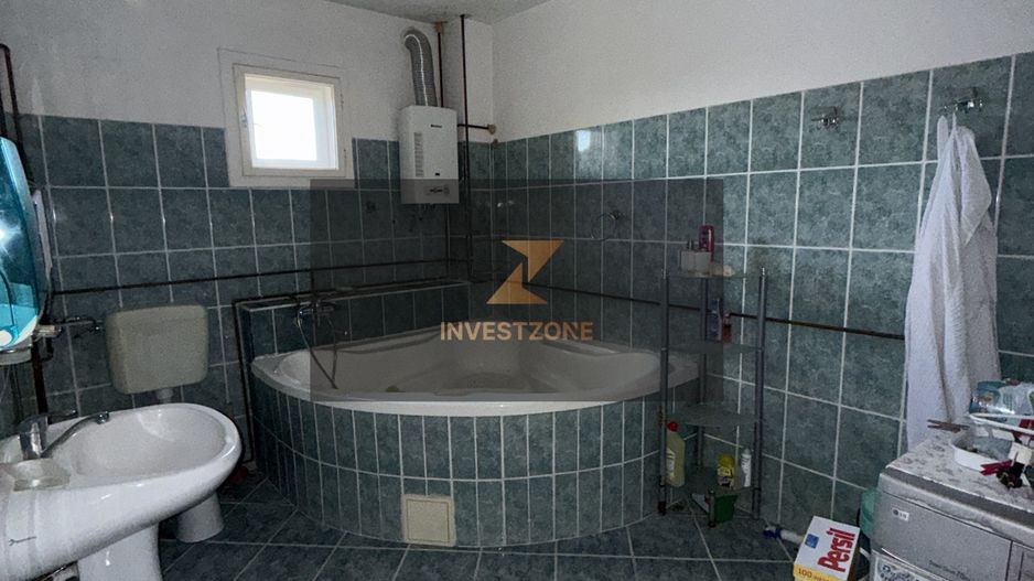 Casă cu teren central în Miersig 20 km de Oradea - Poză 5