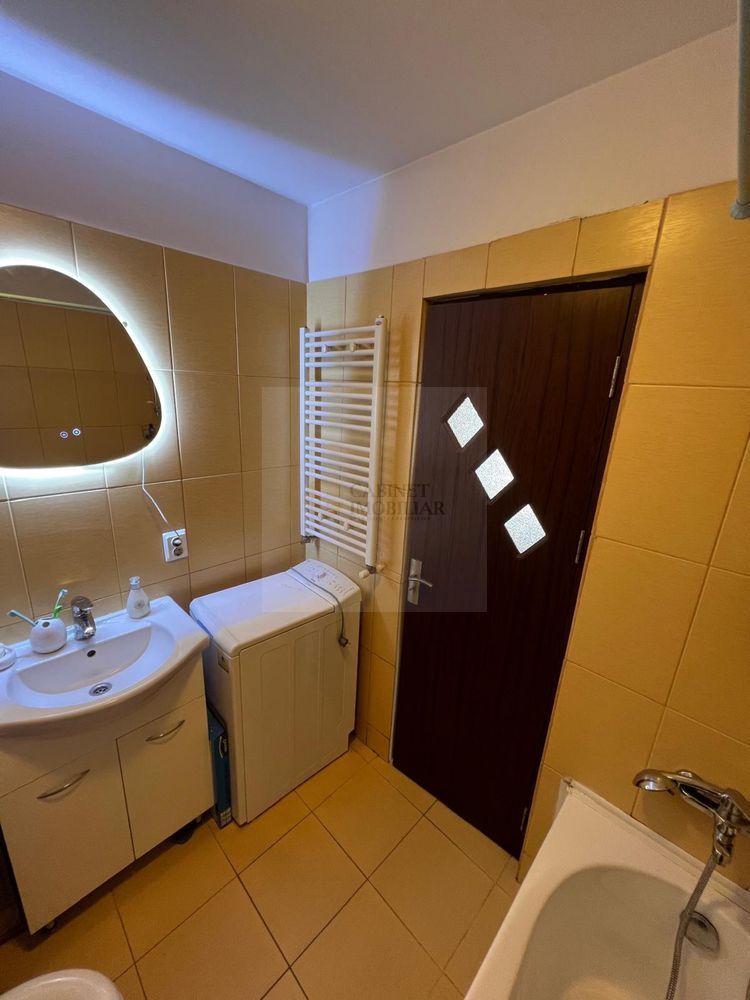 2 Camere | Decomandat | 2013 | Et Intermediar | M Gorjului la 7 min - Poză 3