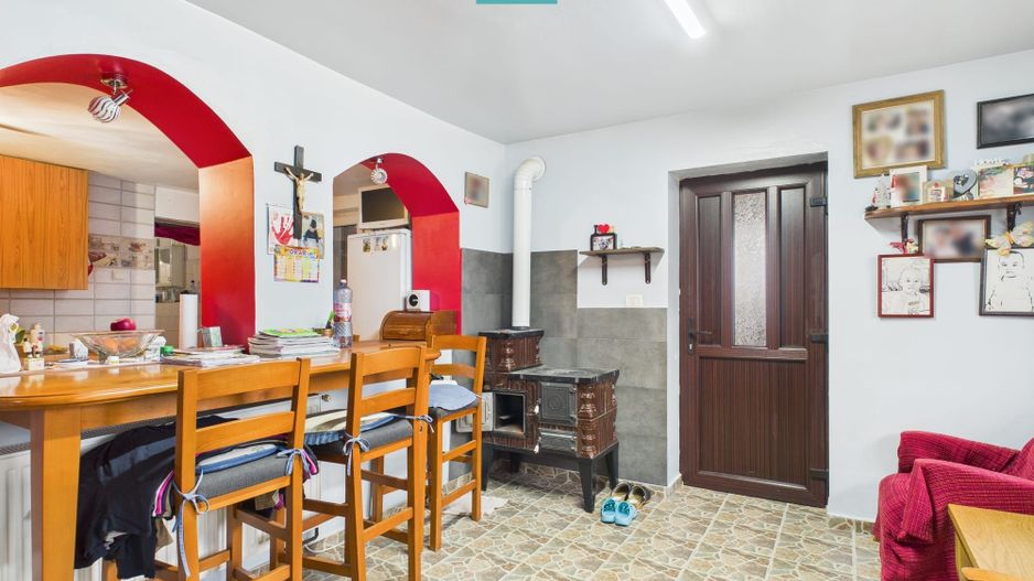 Casă frumoasă la Iratoș la preț bun - Poză 10