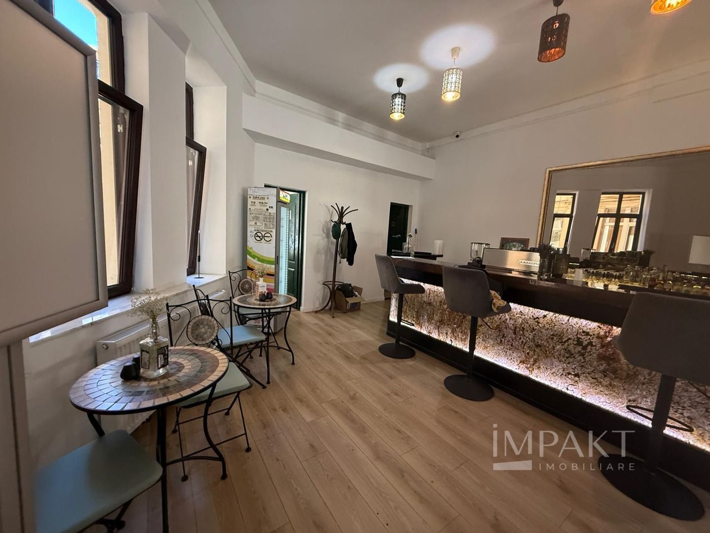 Spatiu comercial ultracentral, cu potențial si pozitie de exceptie! - Poză 2