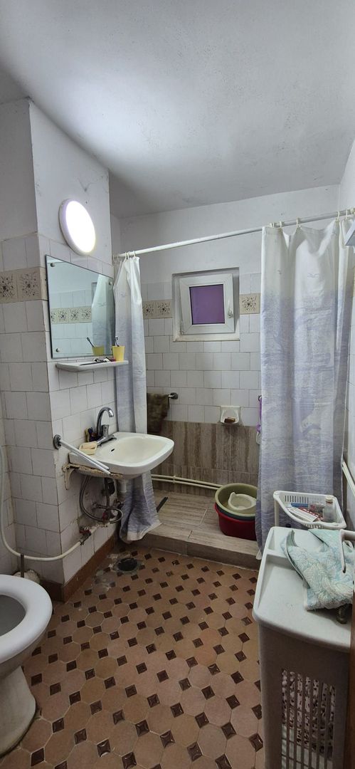 Apartament cu 3 camere de vazare in Cugir - Poză 8