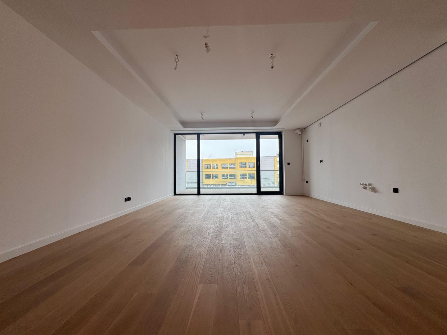 3 camere PREMIUM| 116.55 MP + 17 MP terasa - Poză 1