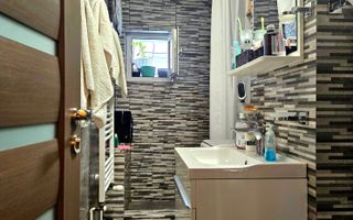 Apartament cu trei camere, zona Racadau 67 mp - Poză 8