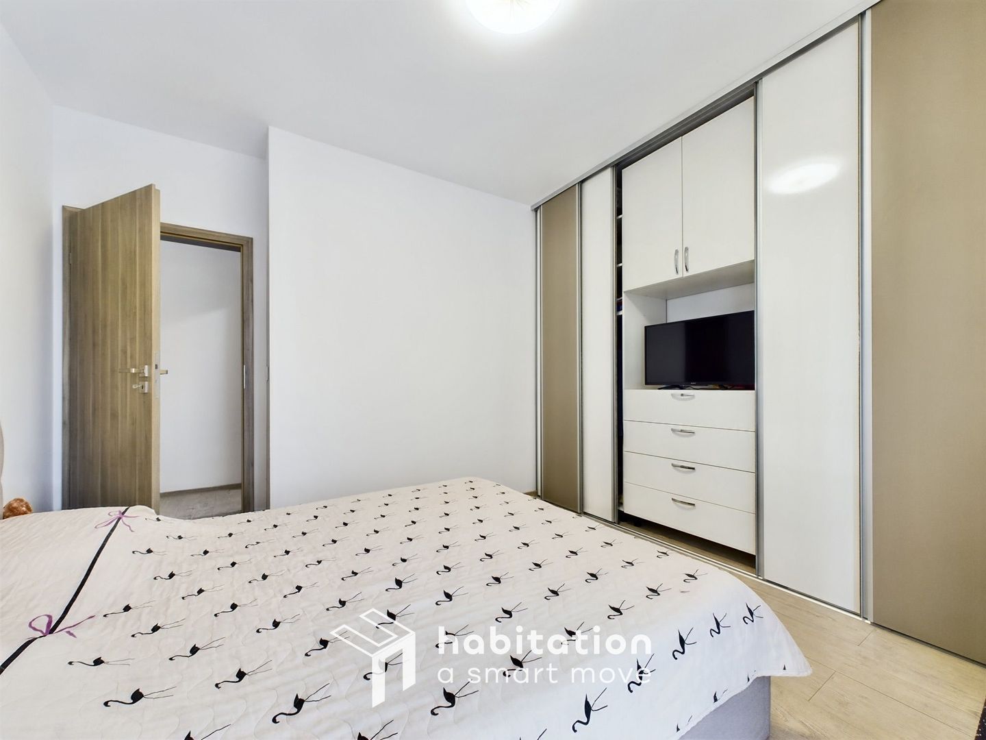 Tur virtual -2 camere, modern si primitor, complex Iris - Torontalului - Poză 8