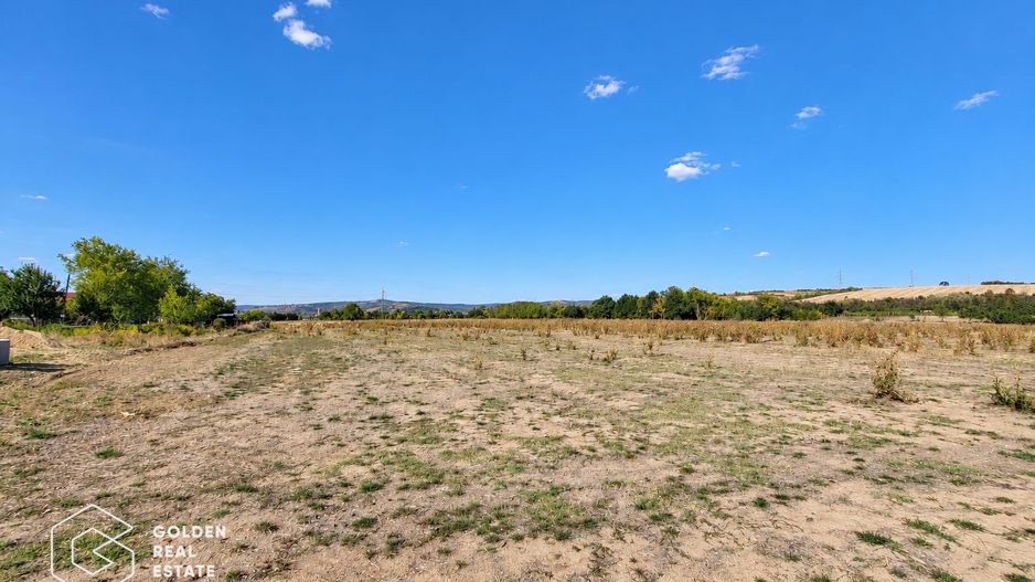 Teren intravilan, 7100 mp, Lipova - Poză 1