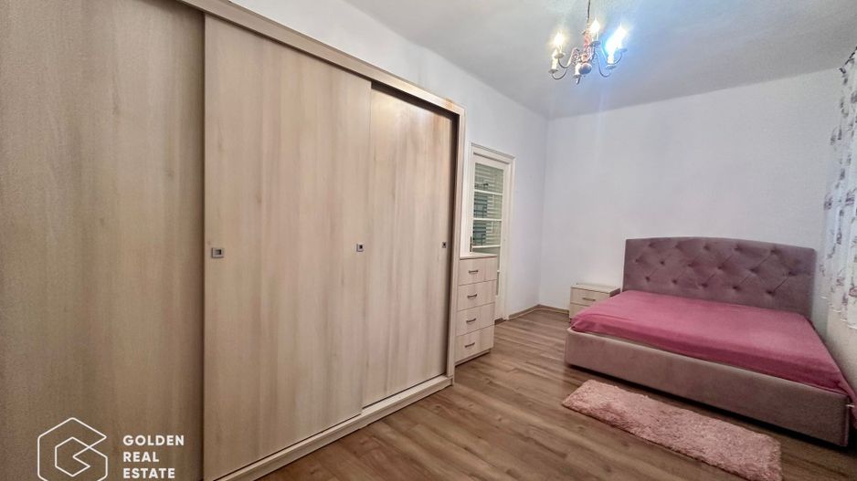 Casa centrala cu 3 camere, curte privata și gradina - Poză 5