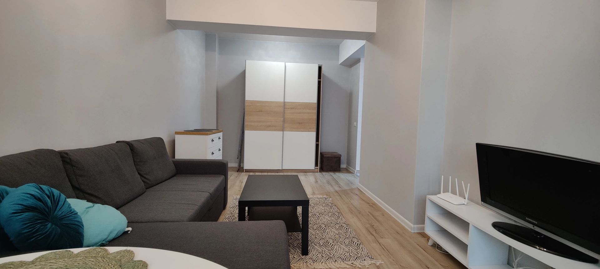 2 camere complet mobilat | Centrală proprie | Vedere către Lacul Morii - Poză 2